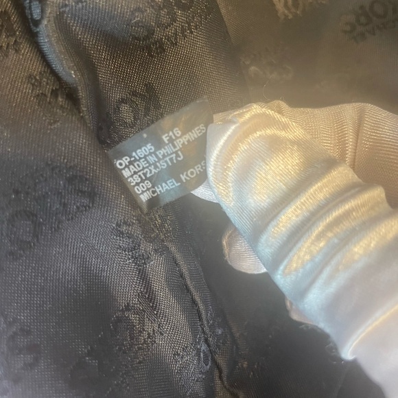 Authentic Michael Kors Purse  #056NC Jet Set Monogram Tote Bag in black and tan - Picture 8 of 11